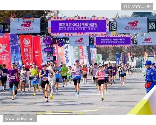 南京城市马拉松点评:攀岩队灵活应变展现团队实力与风采